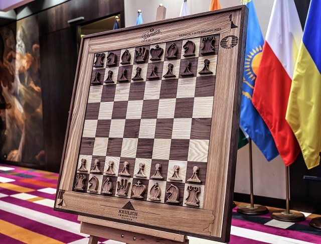 planasza z szachami magnetycznymi